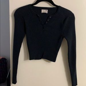 Black long sleeve crop top